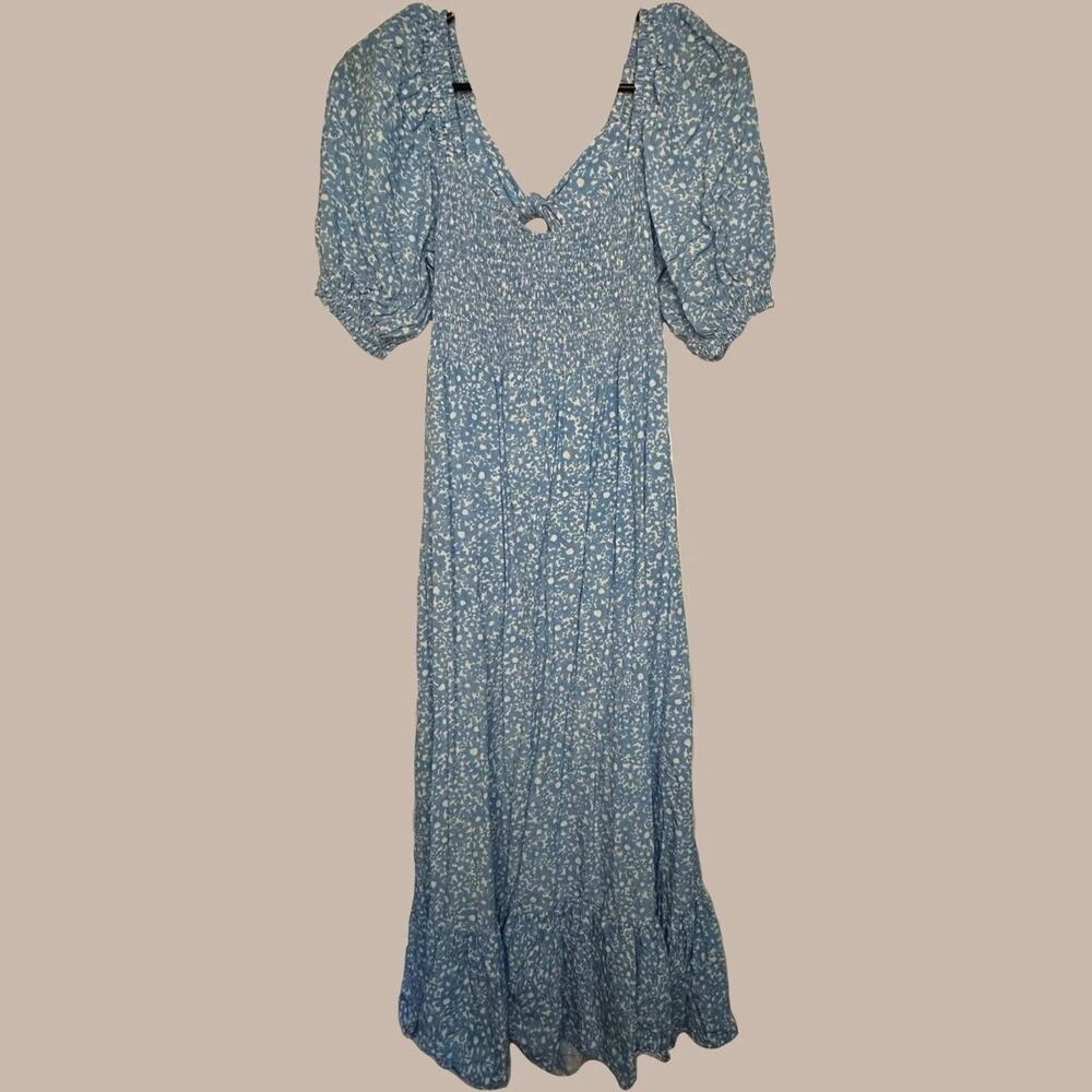 Gorg baby blue and white